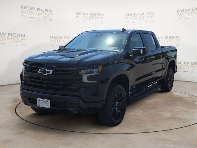 2026 Chevrolet Silverado 1500 LT Trail Boss in Black — front three-quarter view