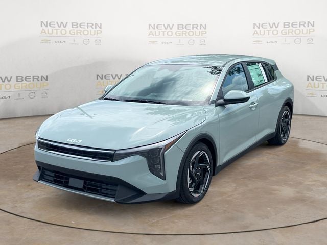 2026 Kia K4 EX in Morning Haze — front three-quarter view