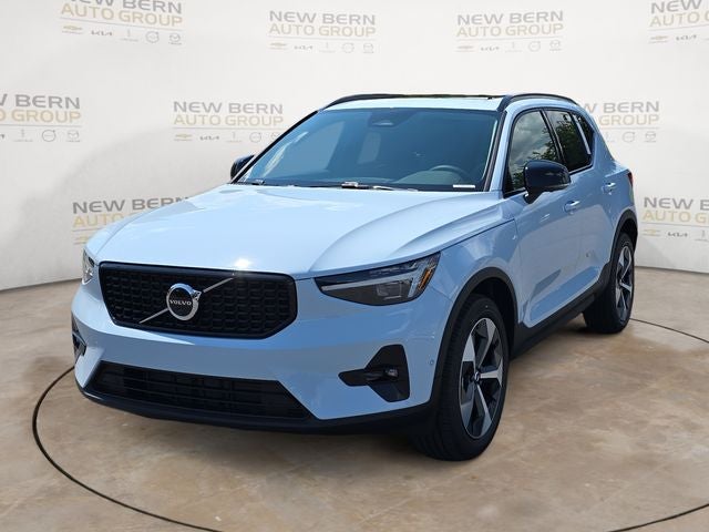 2026 Volvo XC40 B5 Plus in Cloud — front three-quarter view
