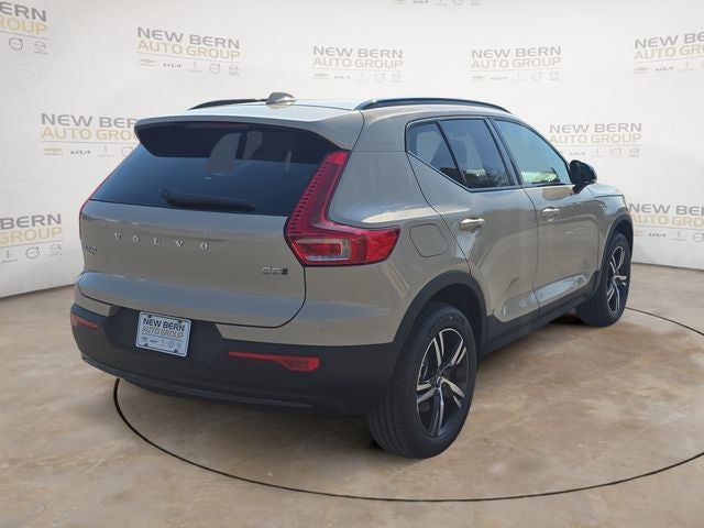 2026 Volvo XC40 — detail view